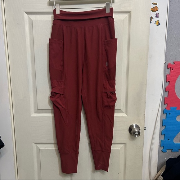 Free People Movement Take A Hike RibbeCargo Jogger Pants Burgundy Sz XS - Picture 1 of 5